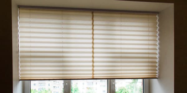 Variedad de estores y cortinas